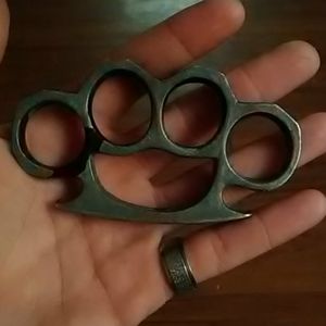 Brass knuckles
